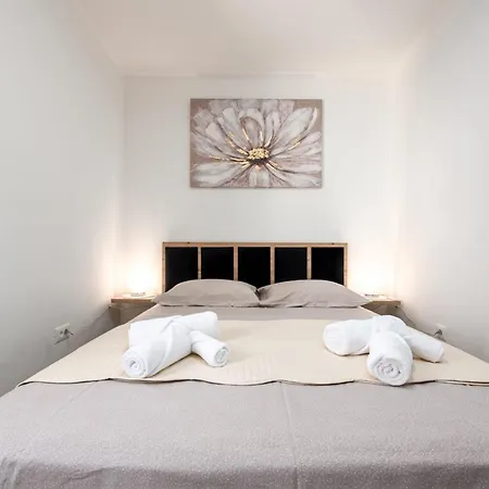 Apartment Any - 3 Bedrooms, Free Wifi, Old Town