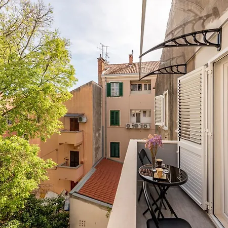 Any - 3 Bedrooms, Free Wifi, Old Town Apartment Zadar